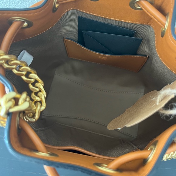 MCM Bucket Bag - Picture 5 of 7